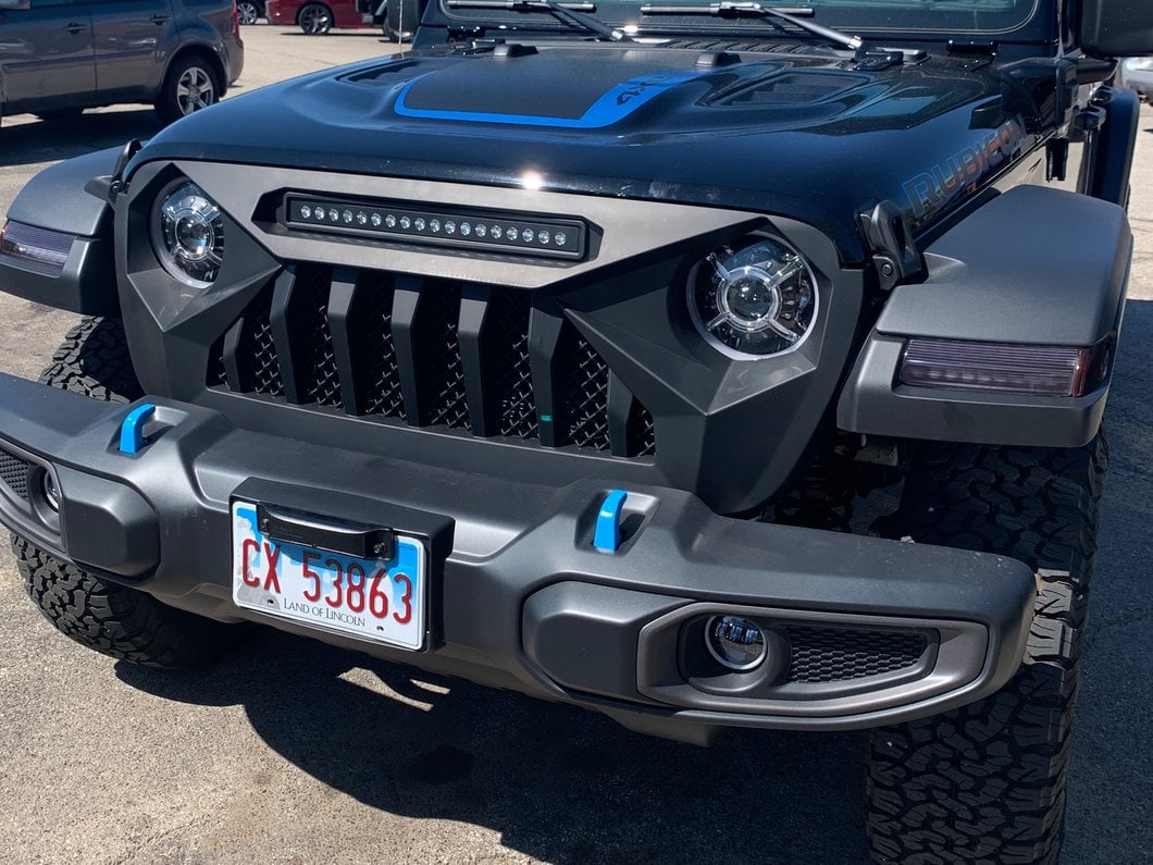 RedRock Diamond Eye Grille with LED Light Bar (18-25 Jeep Wrangler JL w/o TrailCam)