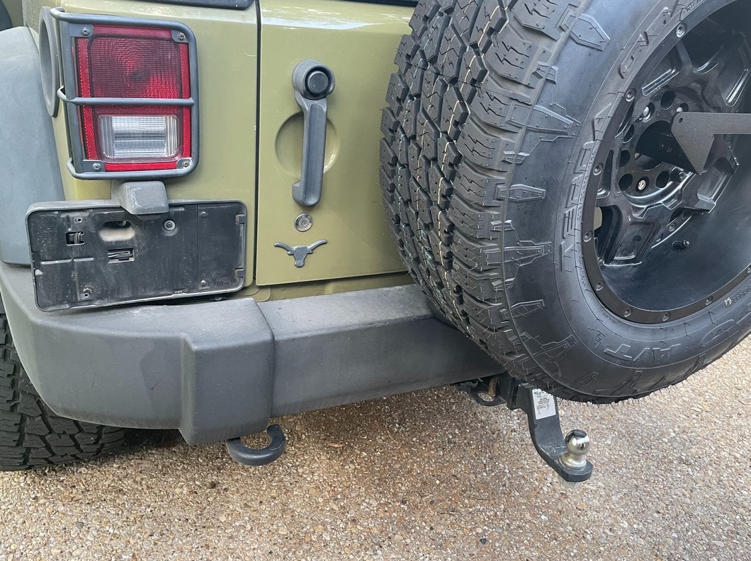 RedRock Spare Tire License Plate Mount Kit with Light (87-25 Wrangler TJ, TJ, JK & JL)