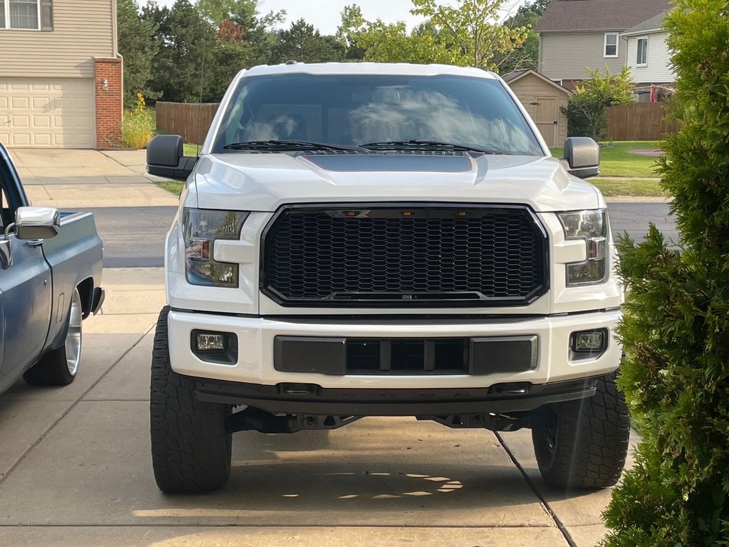 RedRock Baja Upper Replacement Grille with LED Lighting; Gloss Black (15-17 F-150, Excluding Raptor)
