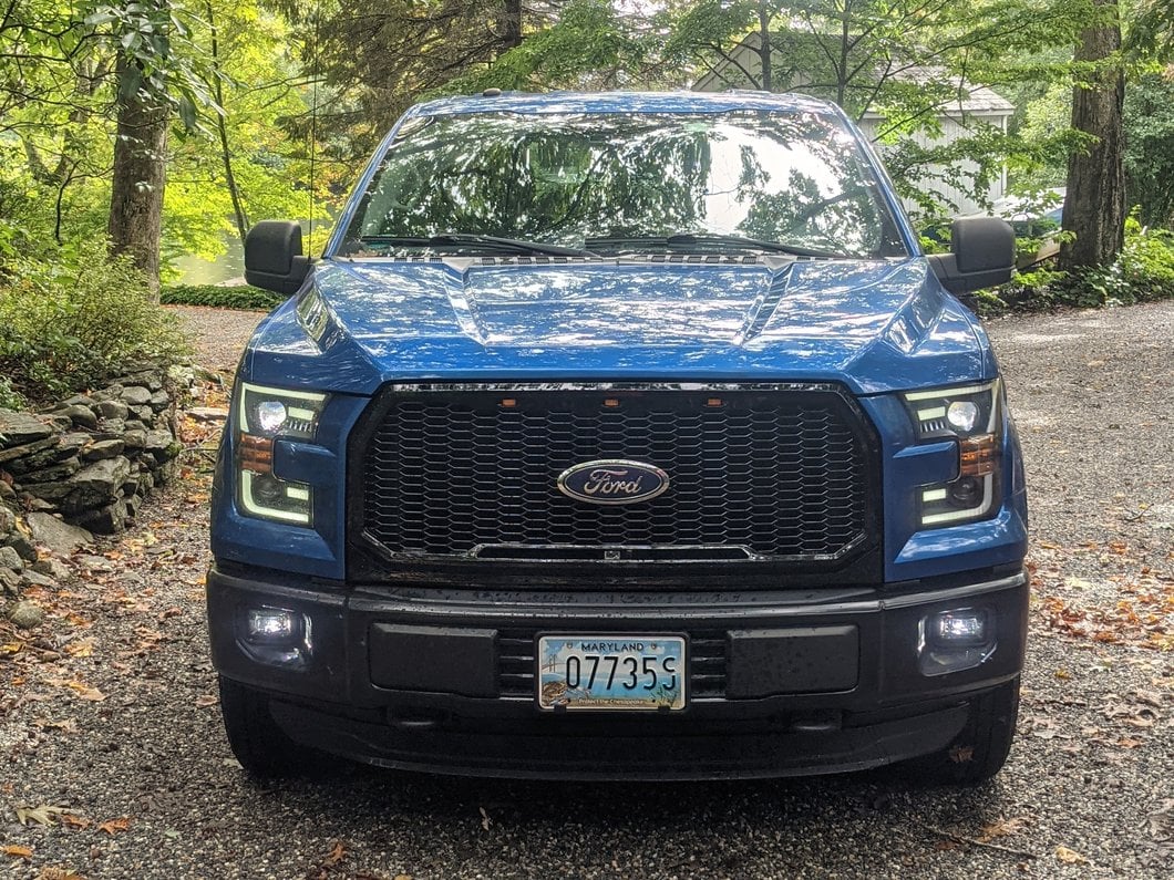 RedRock Baja Upper Replacement Grille with LED Lighting; Gloss Black (15-17 F-150, Excluding Raptor)