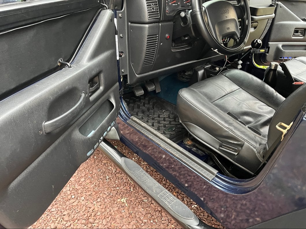 RedRock Door Entry Guards (97-06 Jeep Wrangler TJ)