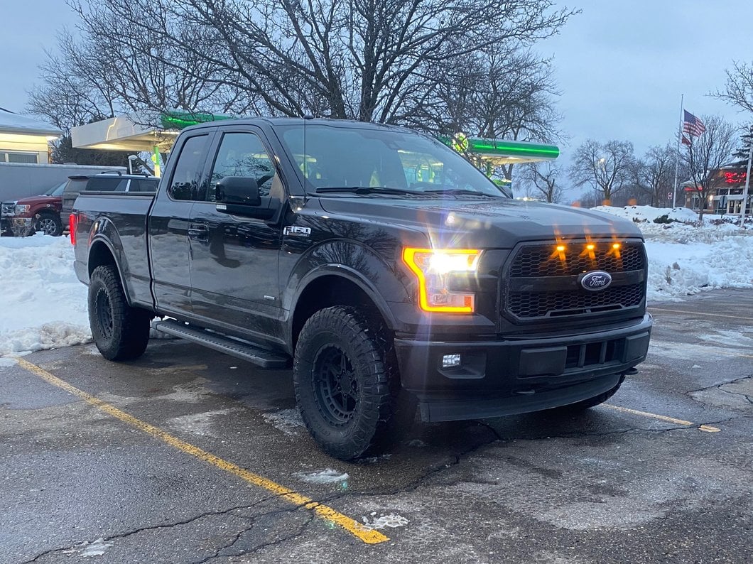 RedRock Baja Upper Replacement Grille with LED Lighting; Gloss Black (15-17 F-150, Excluding Raptor)