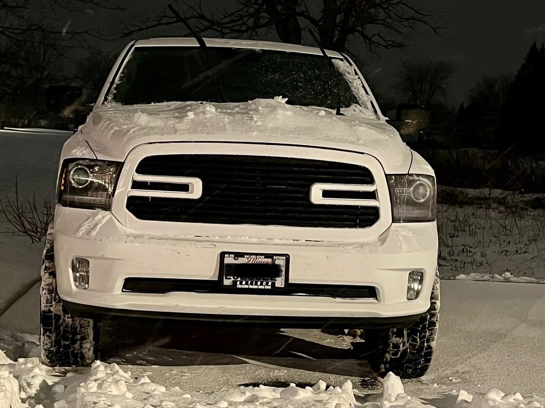 RedRock Boss Upper Replacement Grille with LED DRL; Matte Black (13-18 RAM 1500, Excluding Rebel)