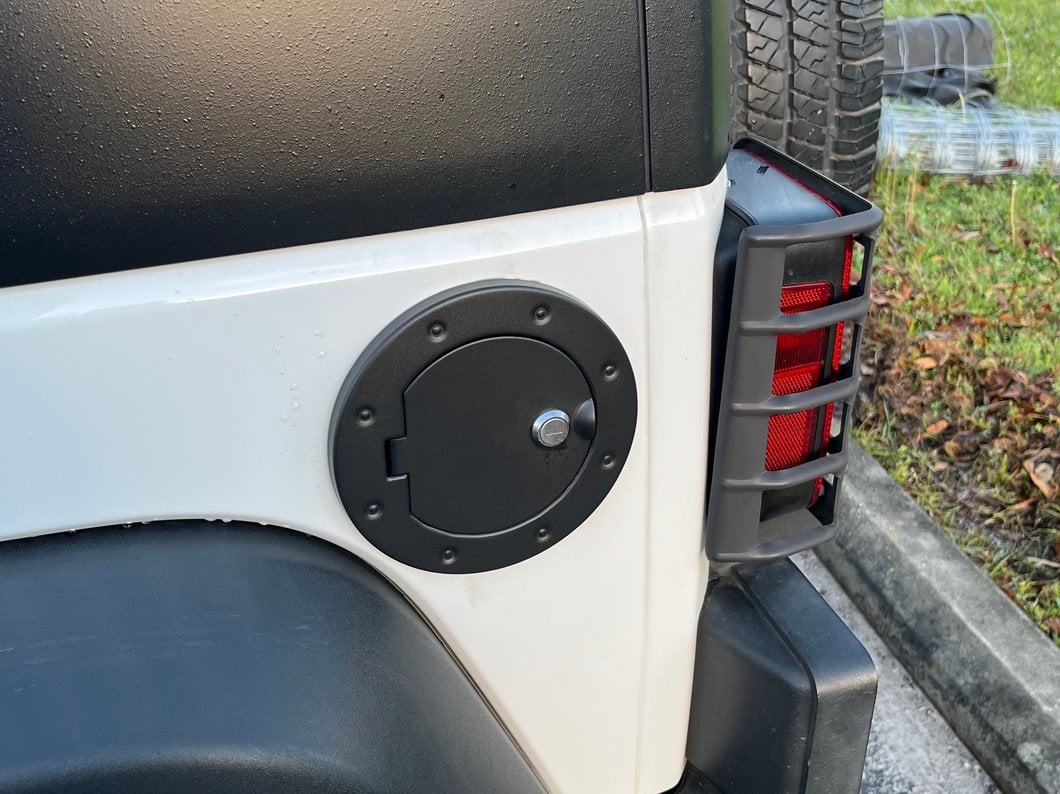 RedRock Locking Aluminum Fuel Door Cover (07-18 Jeep Wrangler JK)