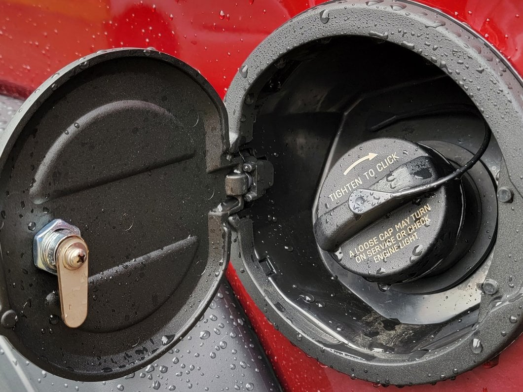 RedRock Locking Aluminum Fuel Filler Door Cover (18-25 Jeep Wrangler JL, Excluding Diesel)