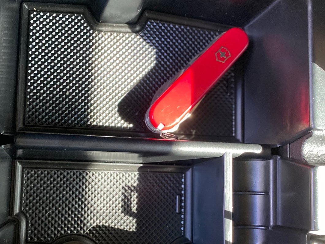 RedRock Arm Rest Storage Box (20-25 Jeep Gladiator JT)