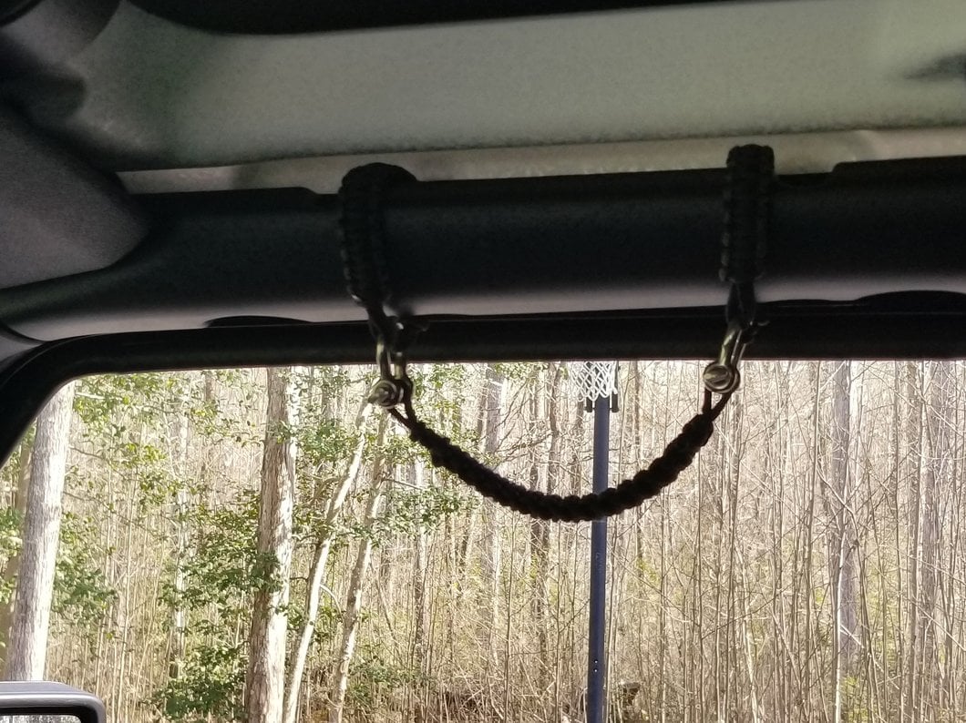 RedRock Front Rollbar Paracord Grab Handles with D-Rings; Black and OD Green (20-25 Jeep Gladiator JT)