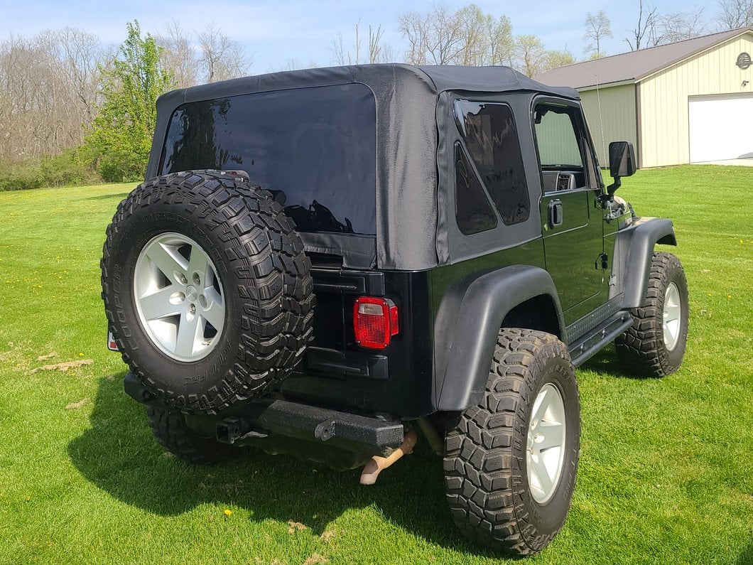 RedRock TruShield Series OE-Style Replacement Soft Top (97-06 Jeep Wrangler TJ, Excluding Unlimited)