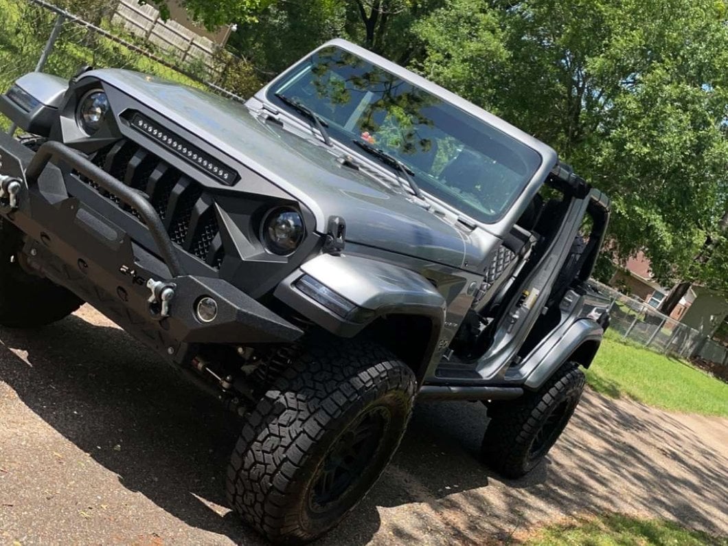 RedRock Diamond Eye Grille with LED Light Bar (18-25 Jeep Wrangler JL w/o TrailCam)