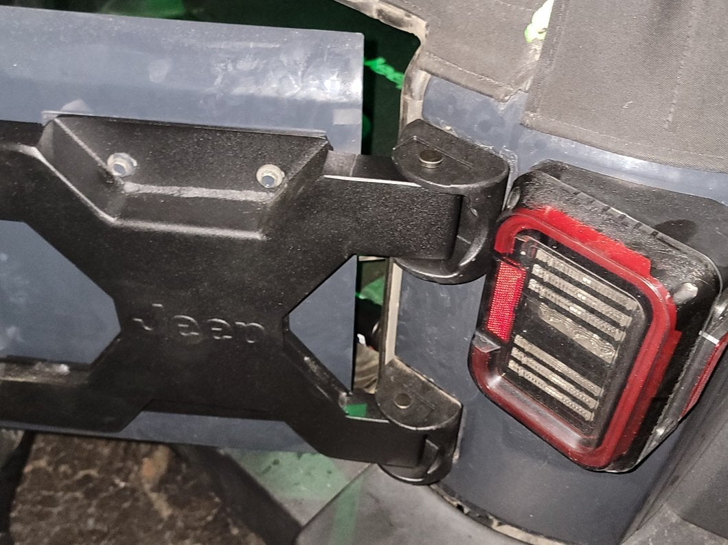 Jeep Licensed by RedRock HD Tire Carrier with Mount and Jeep Logo (07-18 Jeep Wrangler JK)
