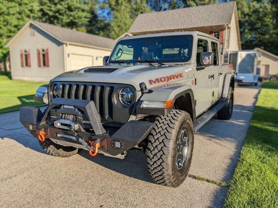 RedRock Max-HD Full Width Winch Front Bumper with Fog Lights and LED Light Bar (20-25 Jeep Gladiator JT)
