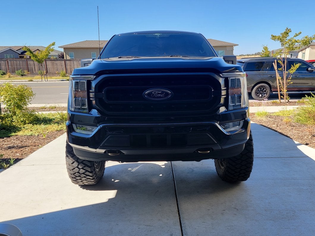 RedRock Honeycomb Replacement Grille with LED DRL; Matte Black (21-23 F-150, Excluding Raptor & Tremor)
