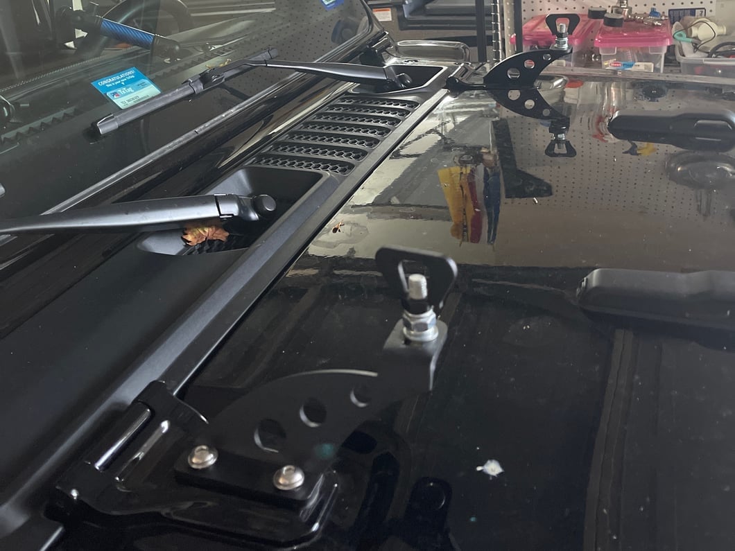 RedRock HiLift Jack Hood Mount Kit (18-25 Jeep Wrangler JL, Excluding Rubicon 392)