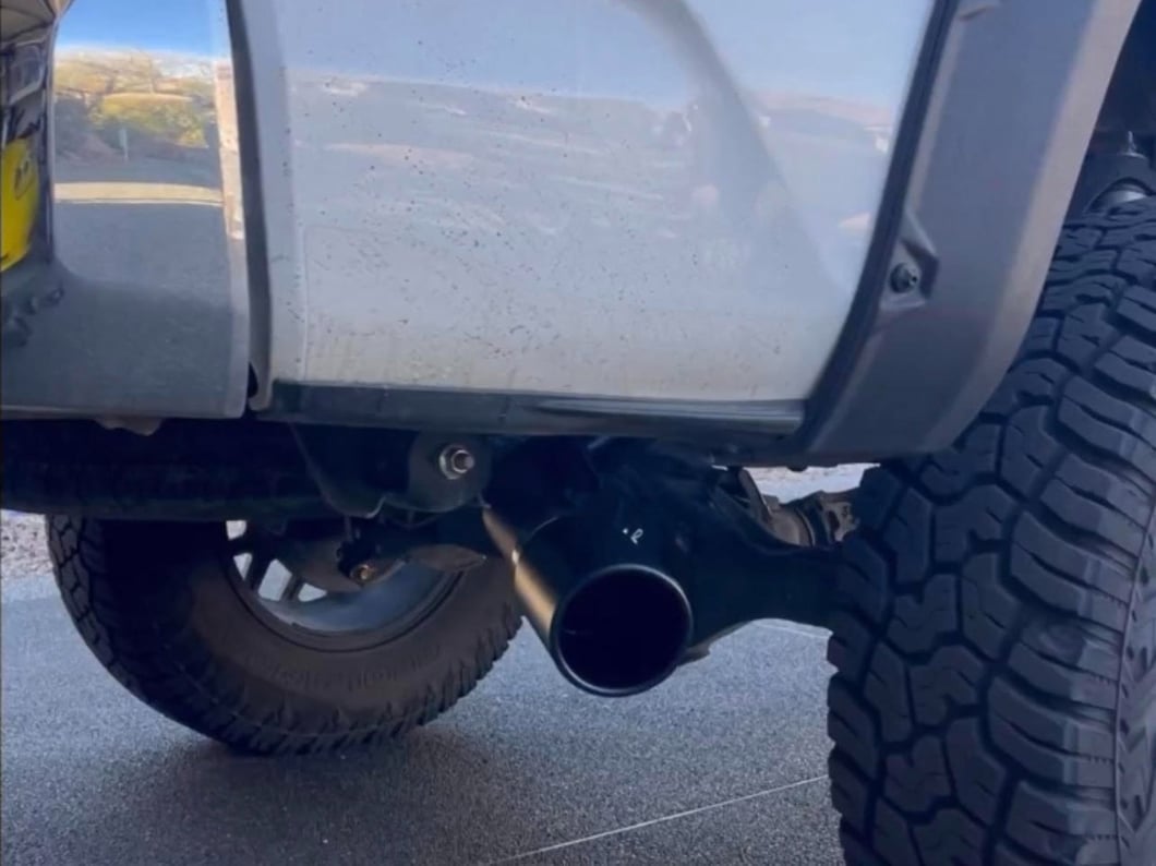 RedRock Stainless Steel Single Exhaust System with Black Tip; Side Exit (16-23 3.5L Tacoma)