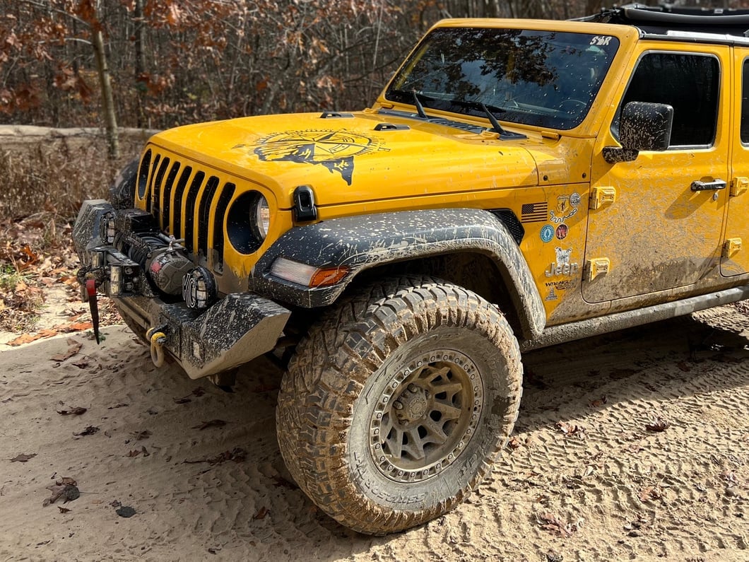 RedRock Max-HD Stubby Winch Front Bumper with LED Light Bar (18-25 Jeep Wrangler JL)