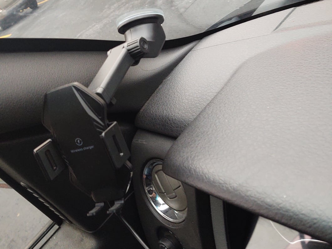 RedRock Wireless Charging Phone Mount