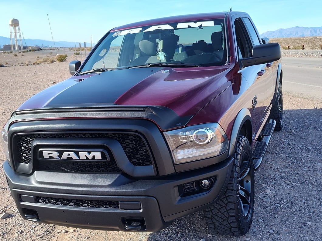 RAM Licensed by RedRock RAM with Head and Logo Windshield Banner; White (03-18 RAM 2500)