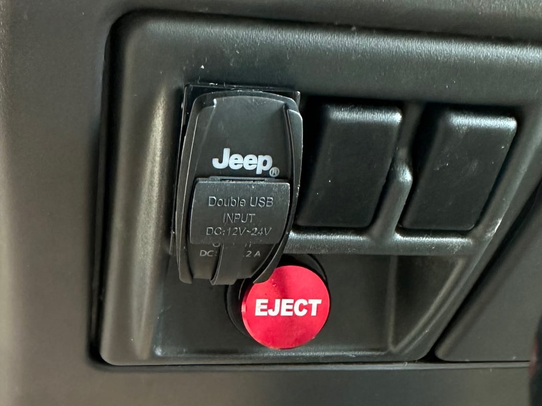 Jeep Licensed by RedRock Dual USB 4.2 AMP Fast-Charger Rocker Switch with Jeep Logo (97-18 Jeep Wrangler TJ & JK)