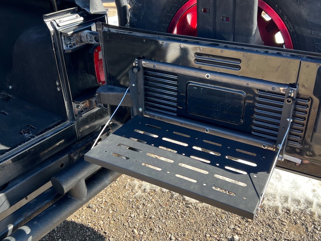 RedRock Tailgate Table (97-06 Jeep Wrangler TJ)