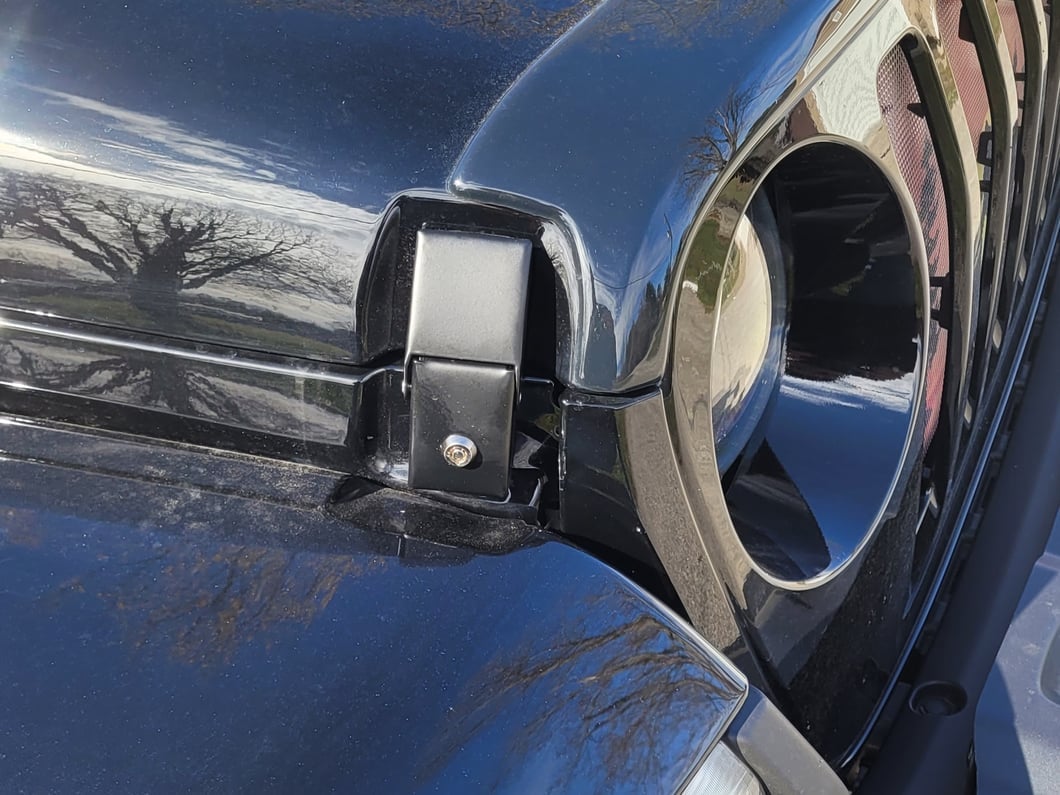 RedRock Locking Hood Catch Kit (20-25 Jeep Gladiator JT)