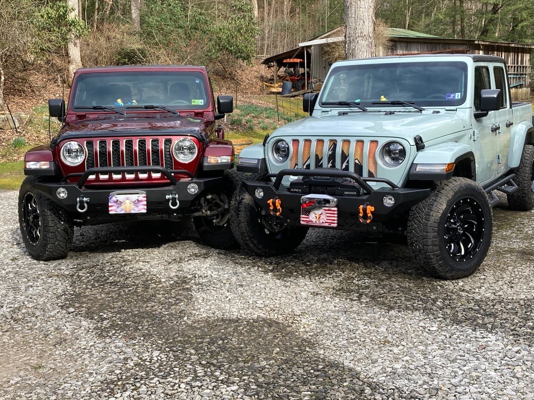 Jeep Licensed by RedRock Adventure HD Front Bumper with Jeep Logo (20-25 Jeep Gladiator JT)