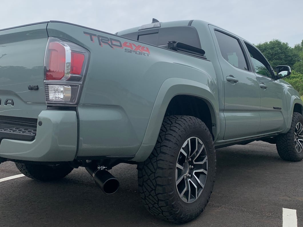 RedRock Stainless Steel Single Exhaust System with Black Tip; Side Exit (16-23 3.5L Tacoma)