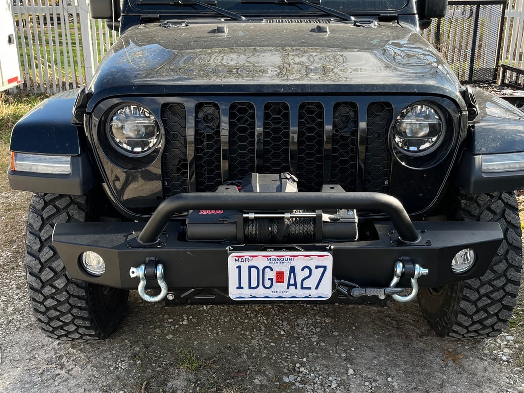 Jeep Licensed by RedRock Trekker Front Bumper with Jeep Logo (20-25 Jeep Gladiator JT)
