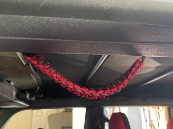 RedRock Paracord Grab Handle; Black and Red (21-25 Bronco)