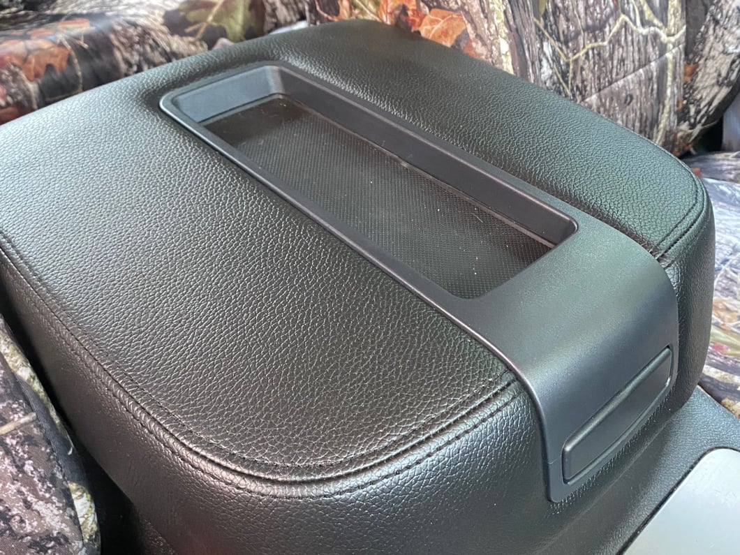 RedRock Replacement Center Console Arm Rest Cover; Black (07-13 Sierra 1500)