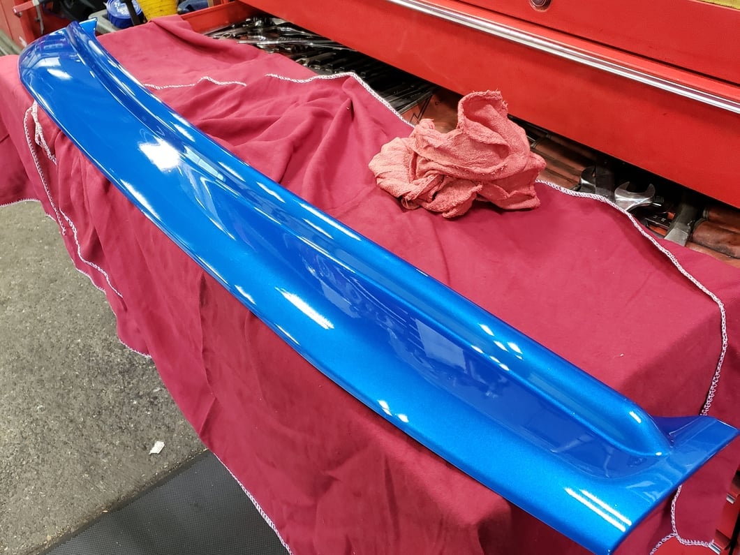 RedRock Hood Deflector; Gloss Black (21-25 Bronco)