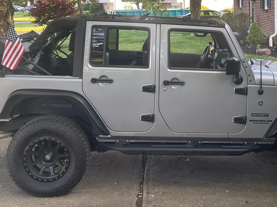 Jeep Licensed by RedRock 13-Inch Trail Antenna with Printed Jeep Logo (07-23 Jeep Wrangler JK & JL)