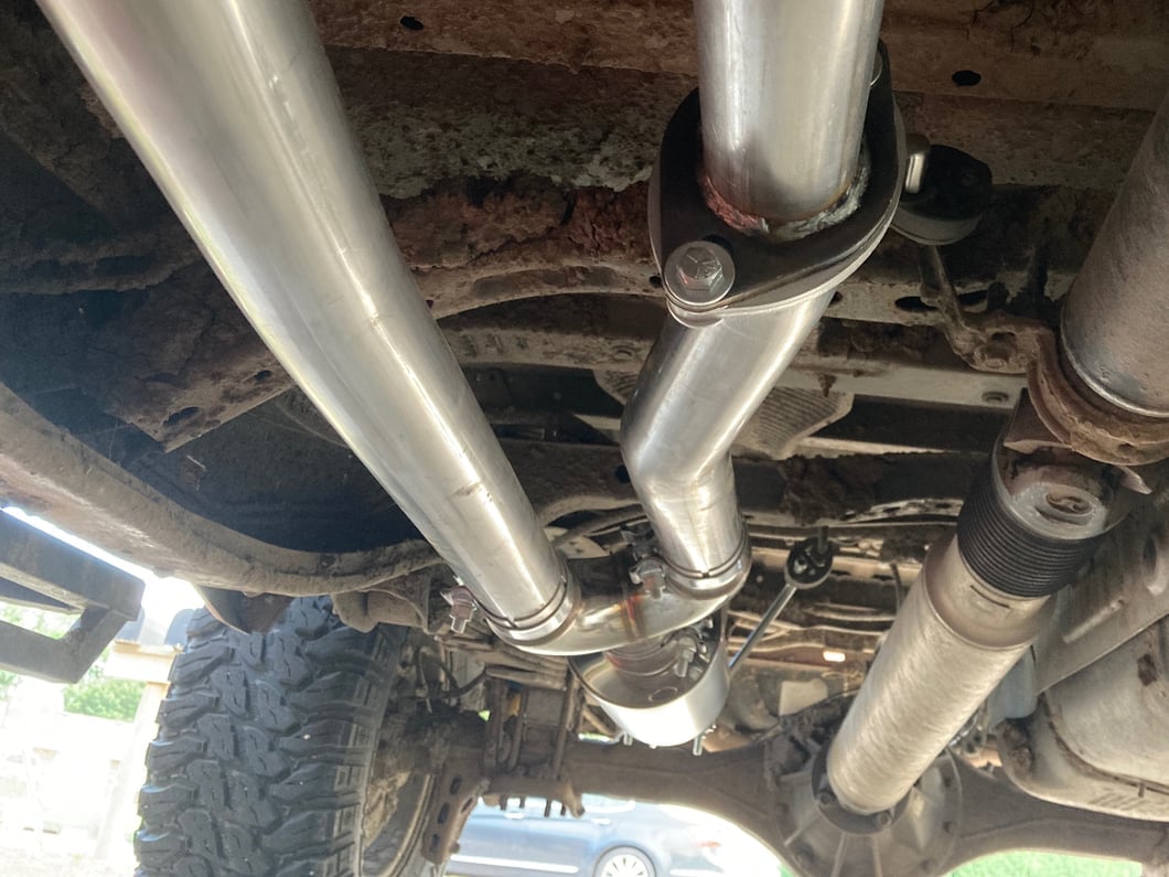 RedRock Single Exhaust System with Black Tip; Side Exit (09-21 5.7L Tundra)