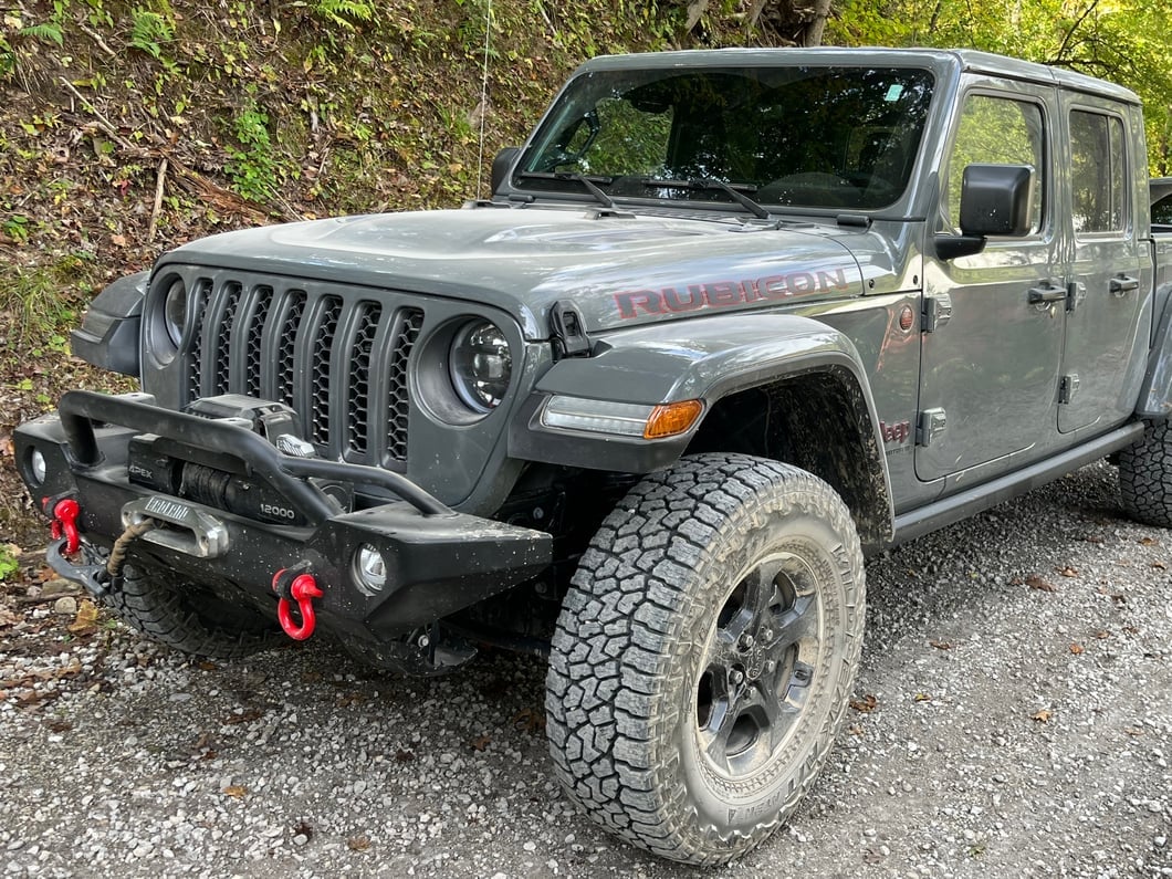 Jeep Licensed by RedRock Adventure HD Front Bumper with Jeep Logo (20-25 Jeep Gladiator JT)