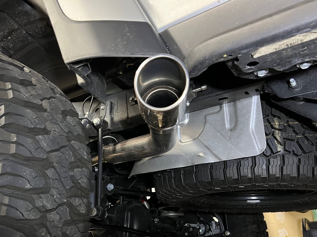 RedRock Dual Exhaust System with Polished Tips; Side Exit (20-25 3.6L Jeep Gladiator JT)