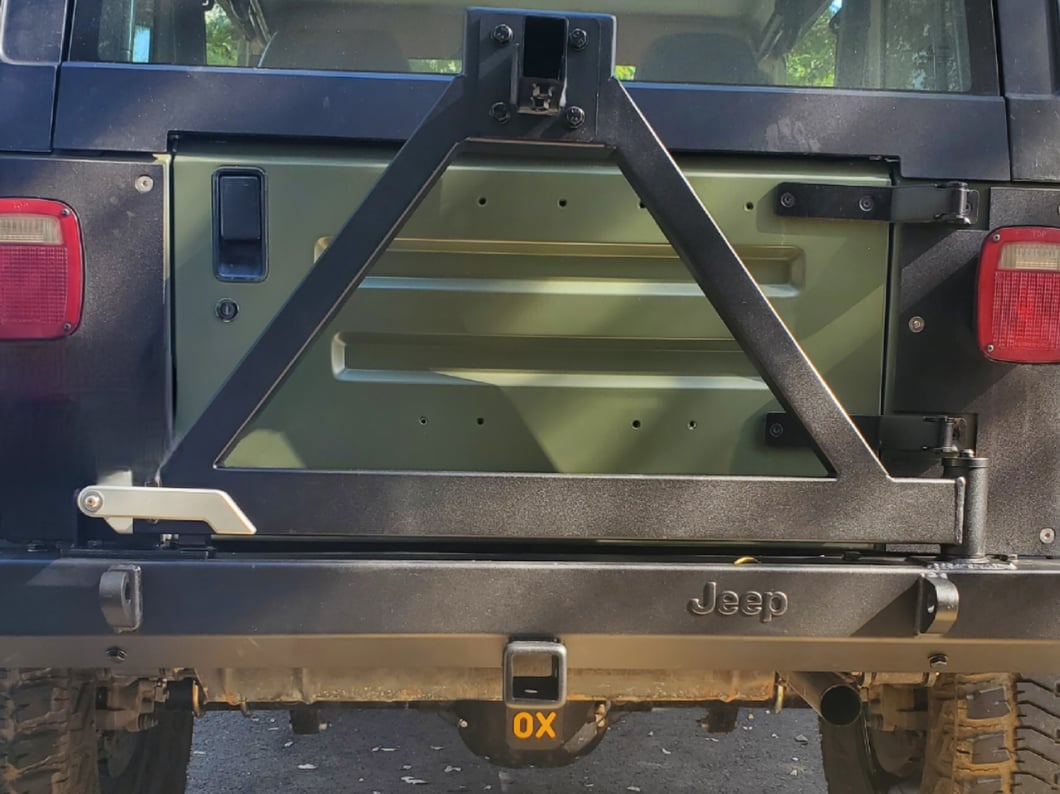 Jeep Licensed by RedRock Classic Rear Bumper with Tire Carrier and Jeep Logo (87-06 Jeep Wrangler YJ & TJ)
