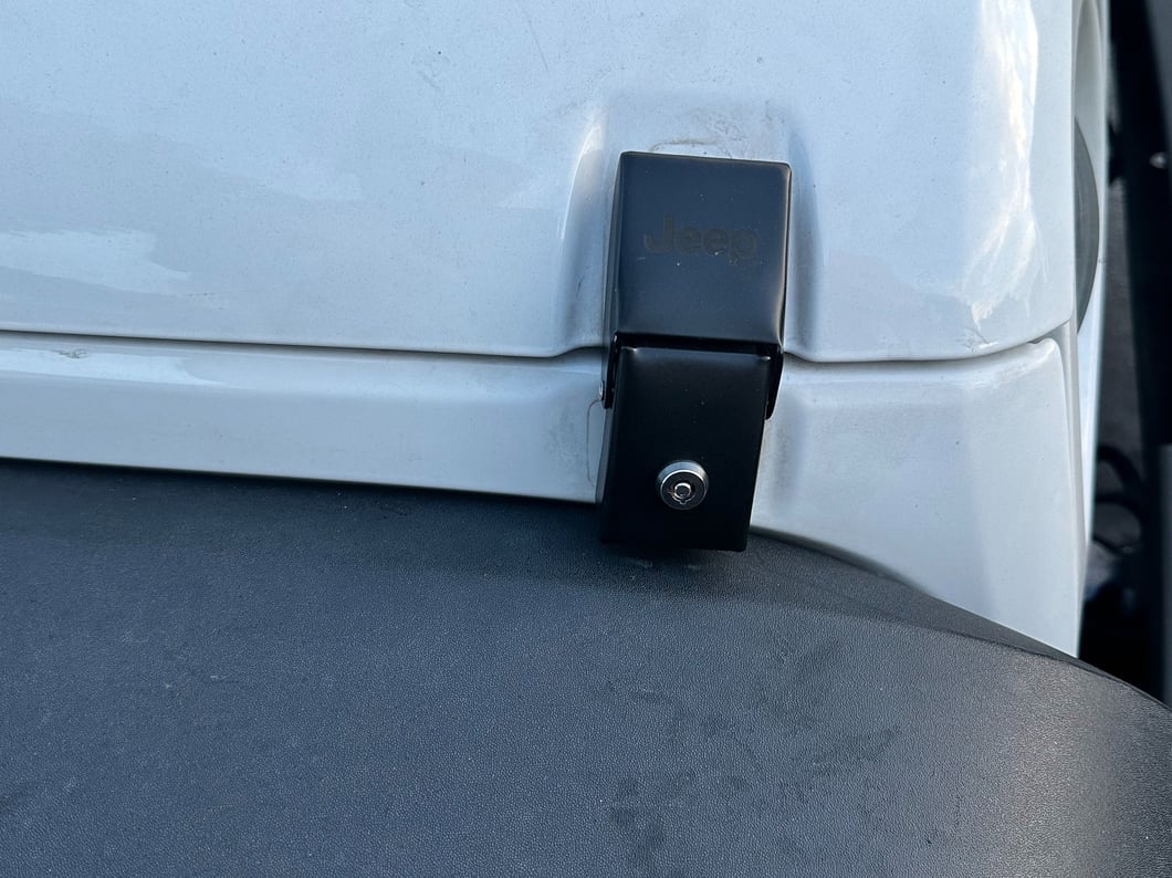 Jeep Licensed by RedRock Hood Lock Kit with Jeep Logo (07-18 Jeep Wrangler JK)