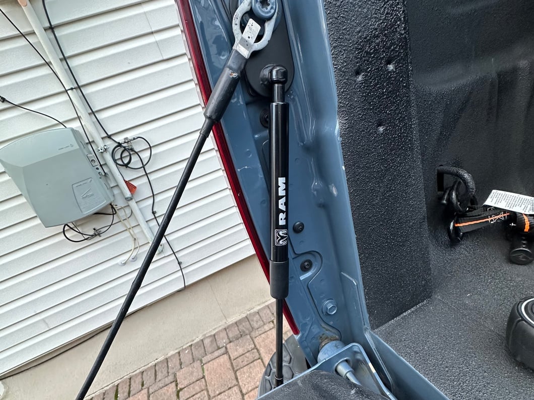 RAM Licensed by RedRock Tailgate Assist with RAM Logo (09-18 RAM 1500)