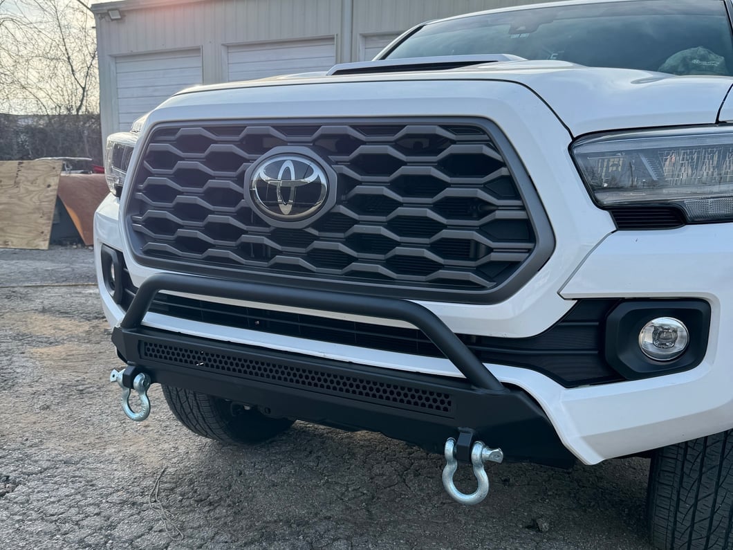 RedRock Stubby Front Bumper with Over-Rider Hoop (16-23 Tacoma)