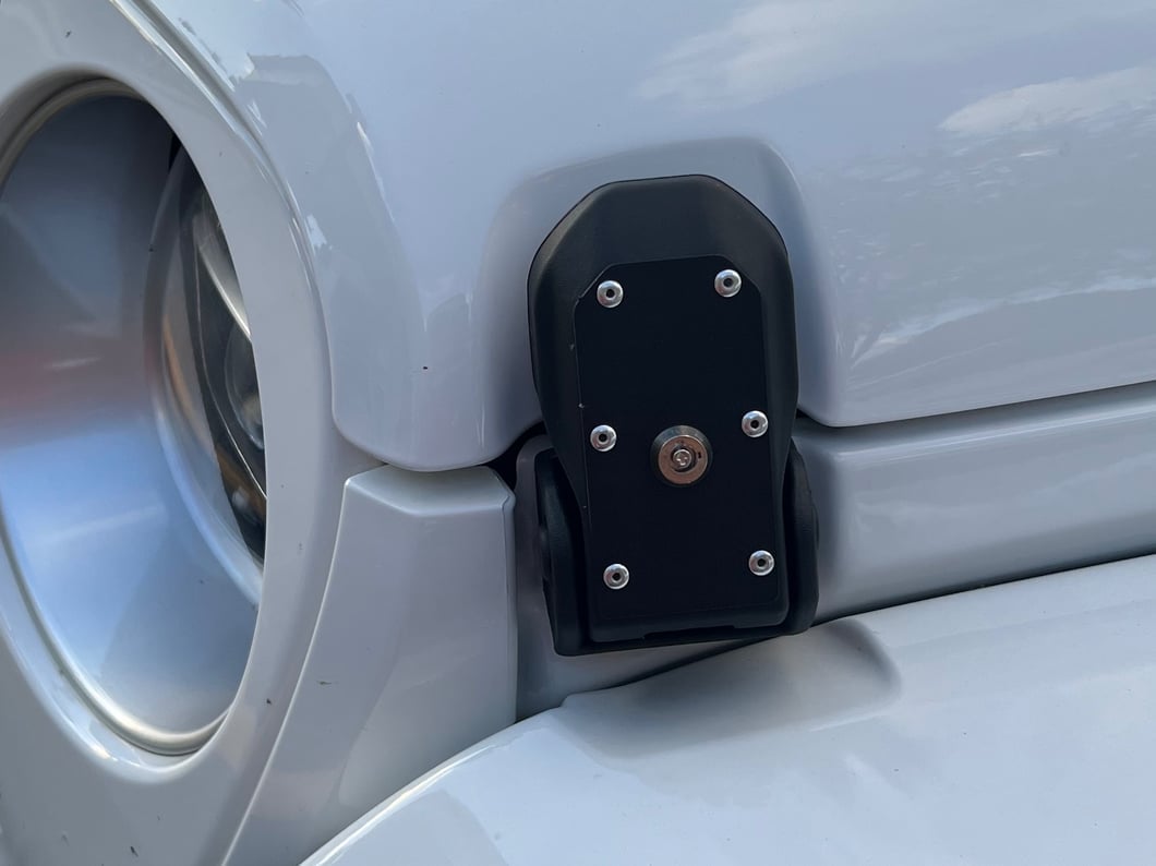 RedRock Locking Hood Catch Kit (20-25 Jeep Gladiator JT)