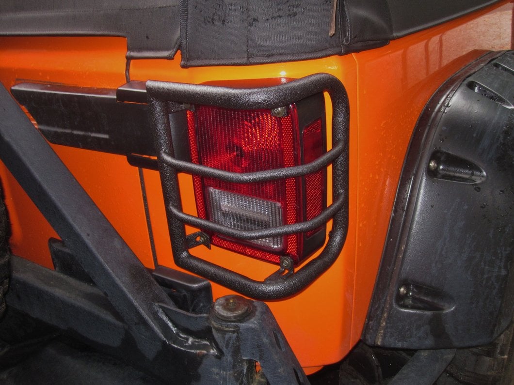 RedRock Wrap-Around Tail Light Guards; Textured Black (07-18 Jeep Wrangler JK)