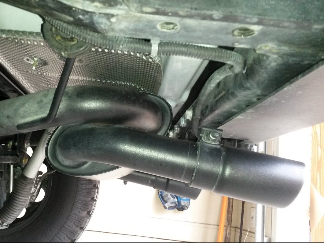 RedRock Dual Outlet Axle-Back Exhaust with Black Tips (07-18 Jeep Wrangler JK)