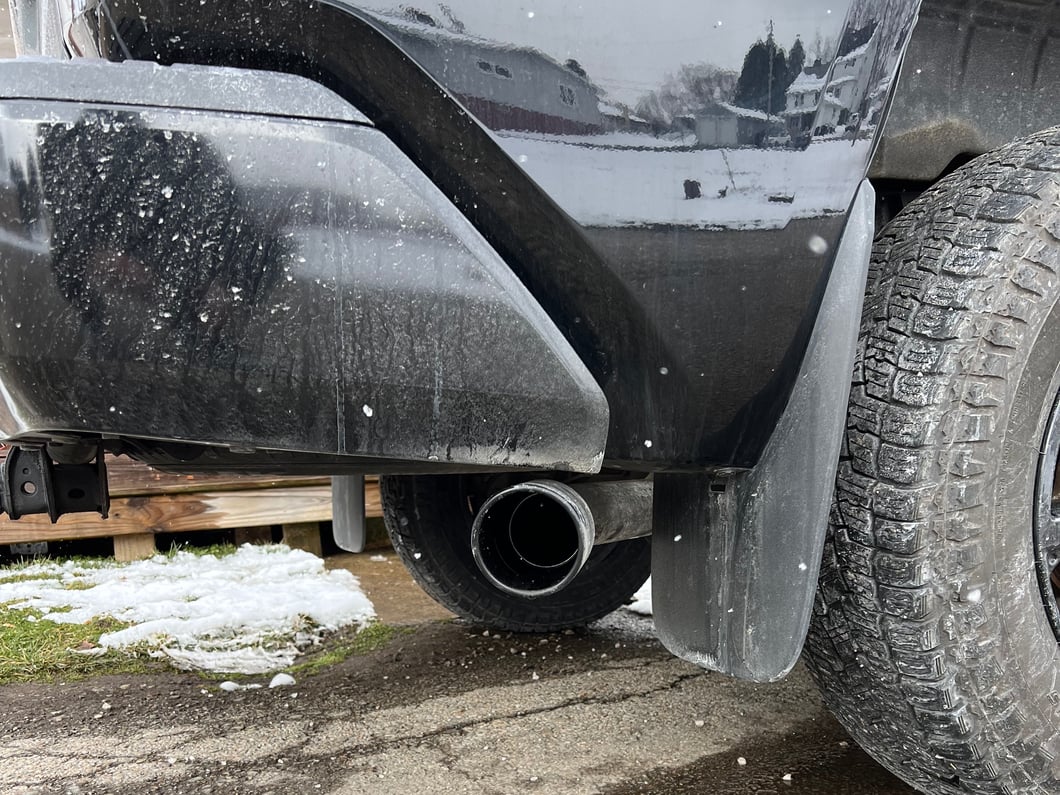 RedRock Single Exhaust System with Black Tip; Side Exit (09-21 5.7L Tundra)