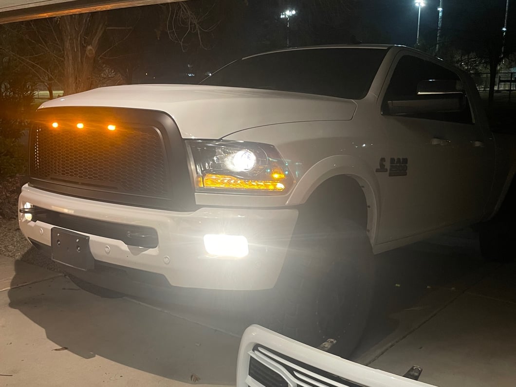 RedRock Impulse Upper Replacement Grille with Amber LED Lights; Matte Black (13-18 RAM 2500)