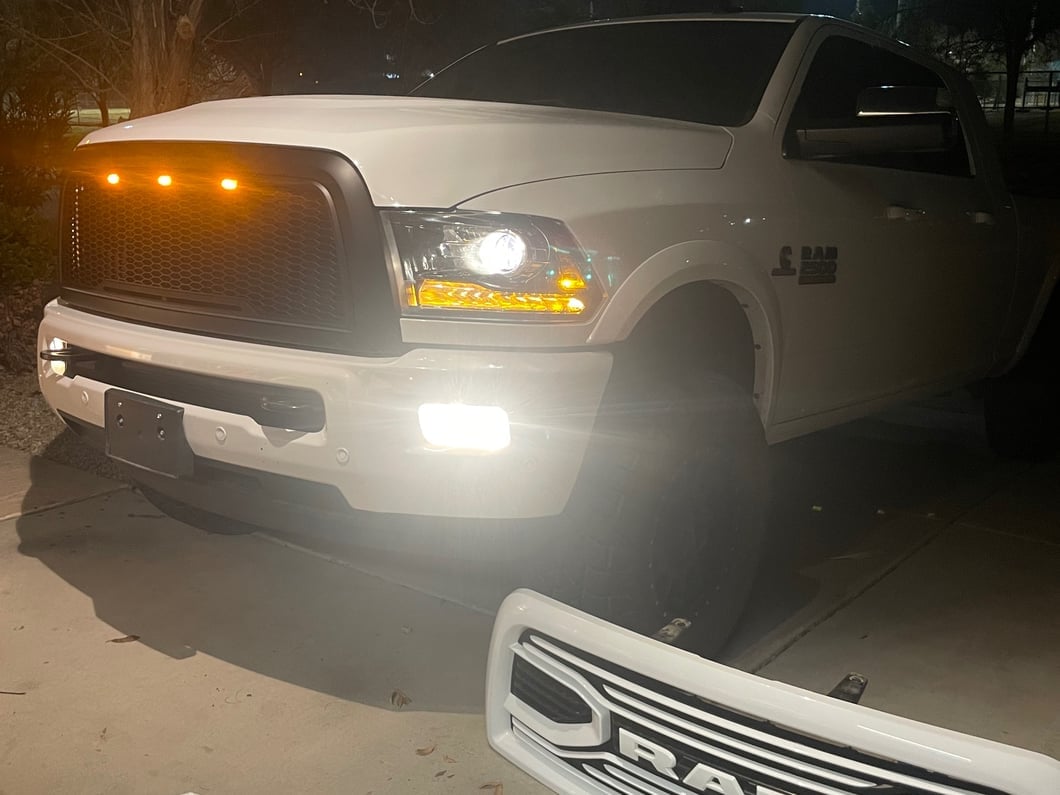 RedRock Impulse Upper Replacement Grille with Amber LED Lights; Matte Black (13-18 RAM 2500)
