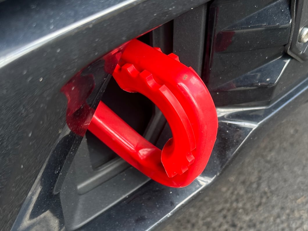 RedRock 3/4-Inch D-Ring Shackle Isolators; Red