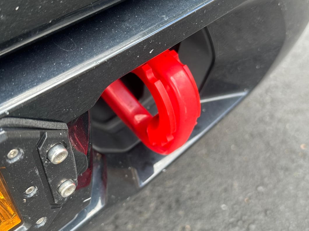 RedRock 3/4-Inch D-Ring Shackle Isolators; Red