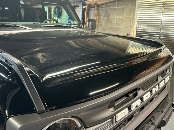 RedRock Hood Deflector; Gloss Black (21-25 Bronco)
