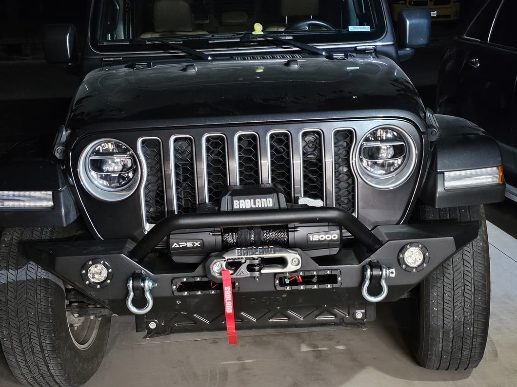 Jeep Licensed by RedRock Trail Force HD Front Bumper with LED Lights and Jeep Logo (20-25 Jeep Gladiator JT)