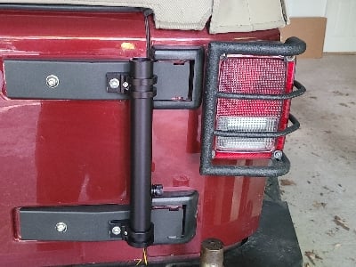 RedRock Tailgate Mounted Flag and Antenna Holder (07-18 Jeep Wrangler JK)