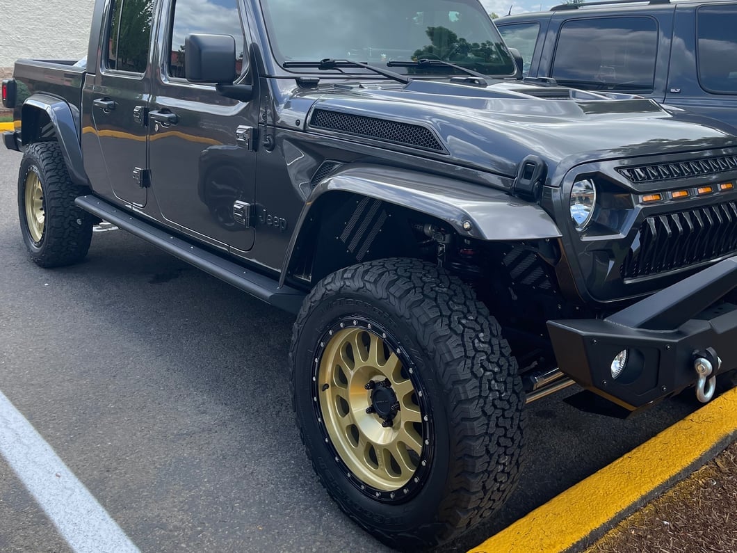 RedRock 1.50-Inch Leveling Kit (20-25 Jeep Gladiator JT, Excluding Mojave)
